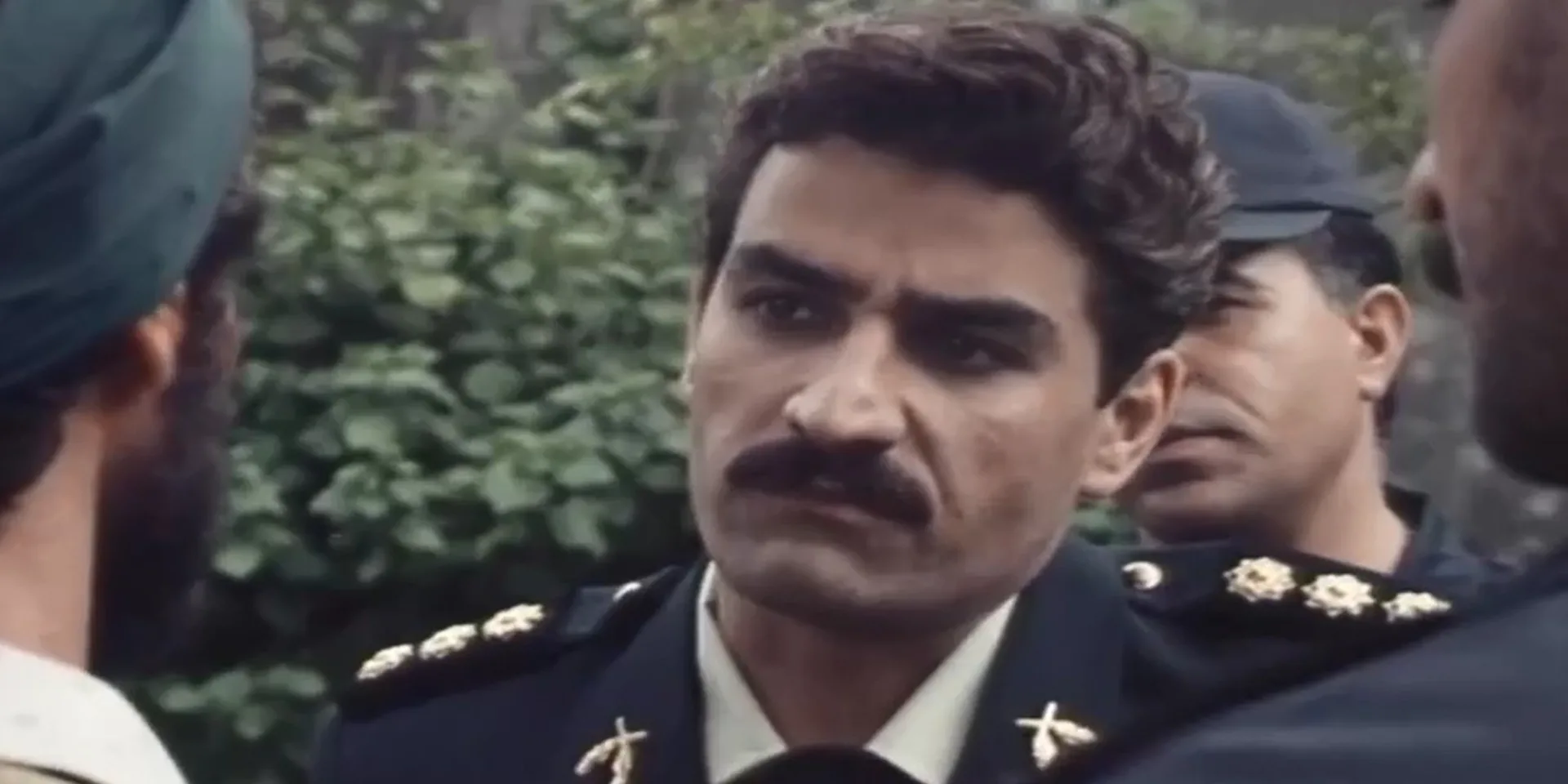 سایه به سایه