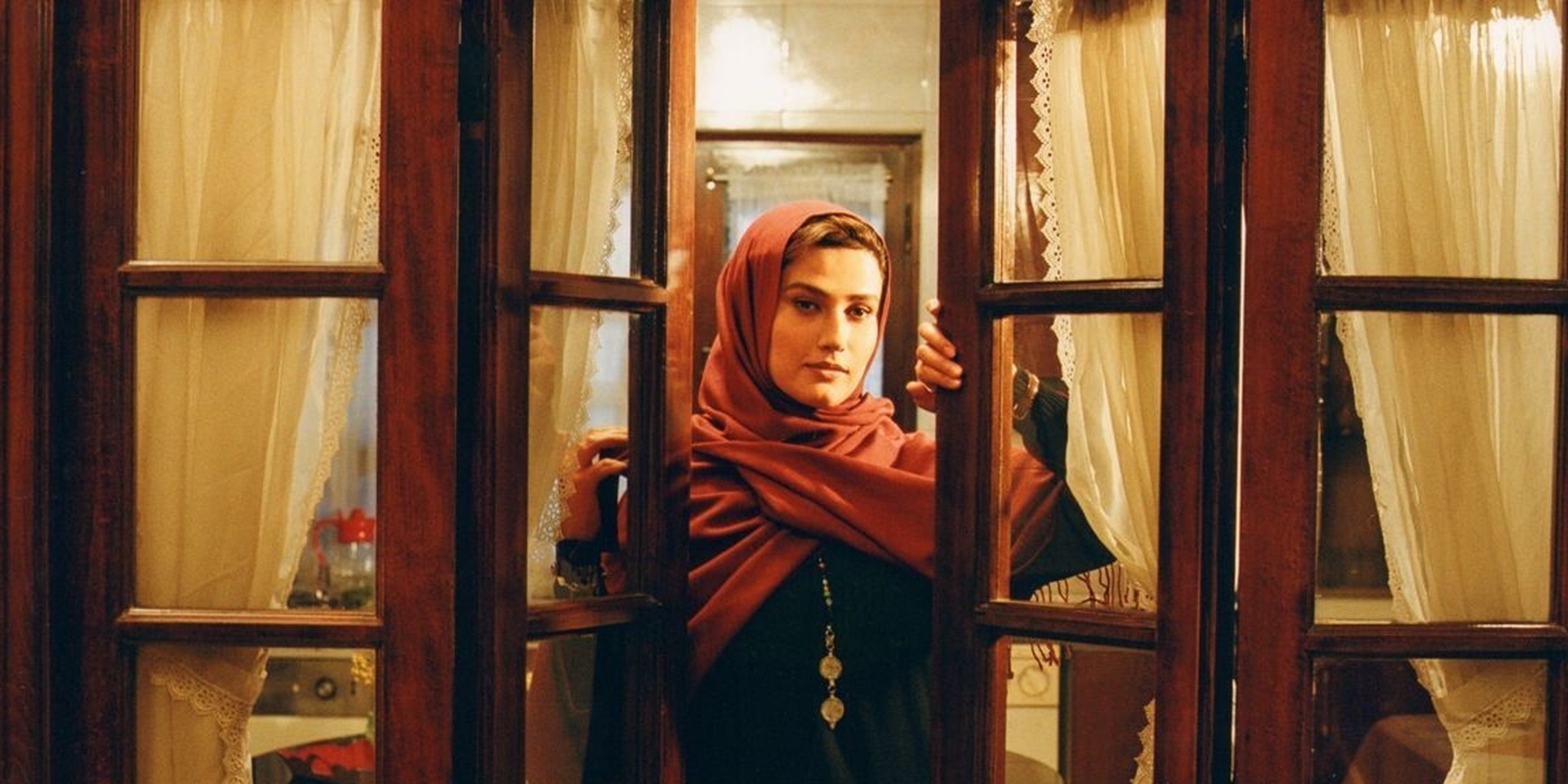 تارا و تب توت فرنگی